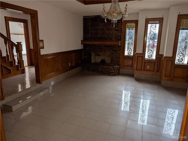 Building Photo - 10 S 20th Ave