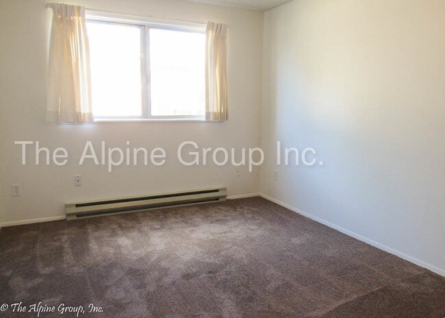 Building Photo - Cute duplex, W/S/T included with rent!