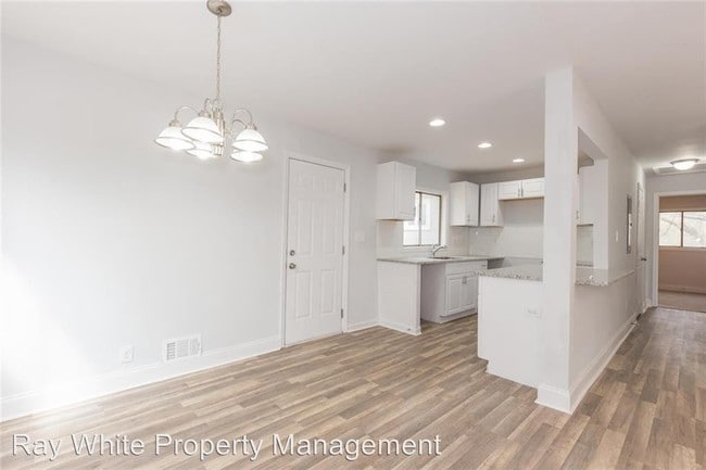 Building Photo - 3 br, 2 bath House - 2437 Old Hapeville Rd SW