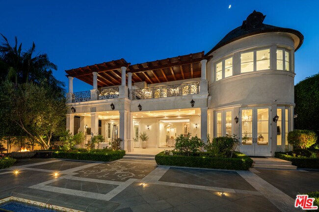 Foto del edificio - 718 N Rodeo Dr