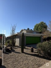 Building Photo - 3027 E Dahlia Dr