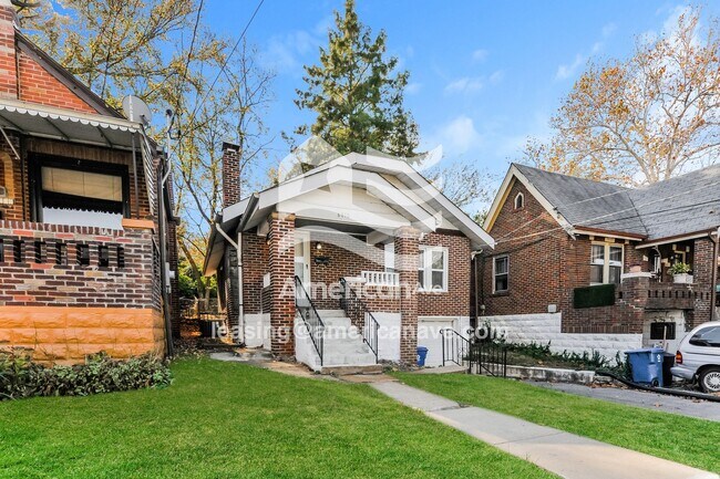 Building Photo - 6810 Fairchild Ave