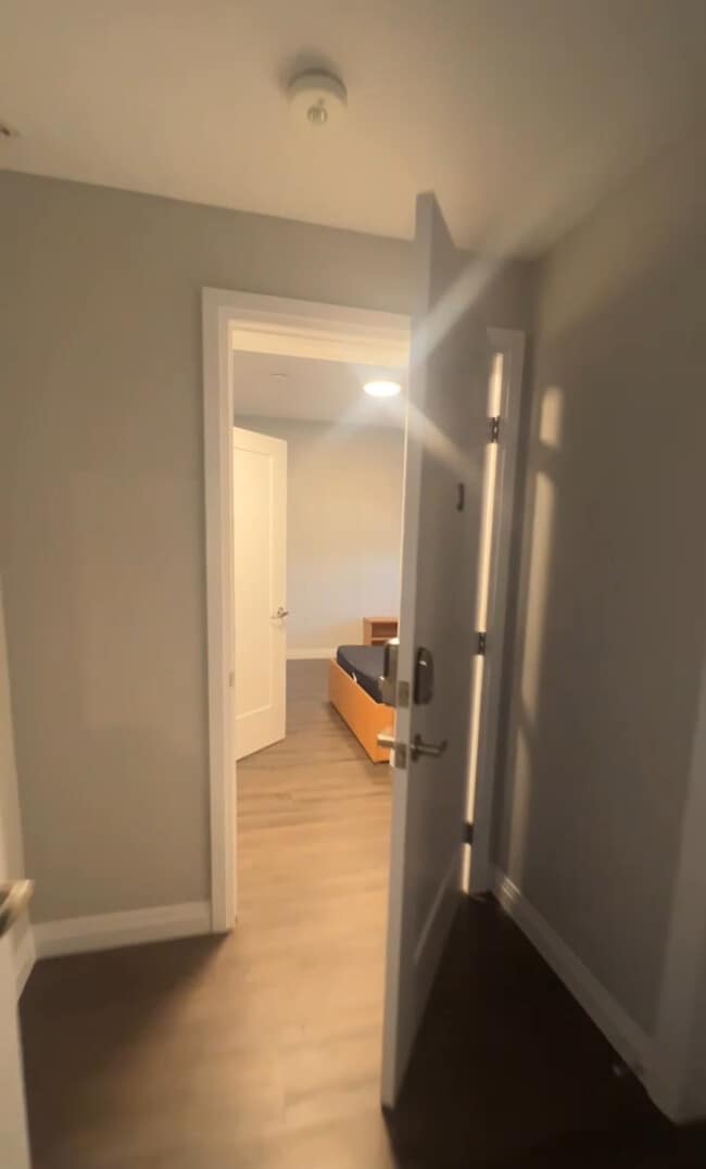 Building Photo - 160 Sherwood Forest Sq