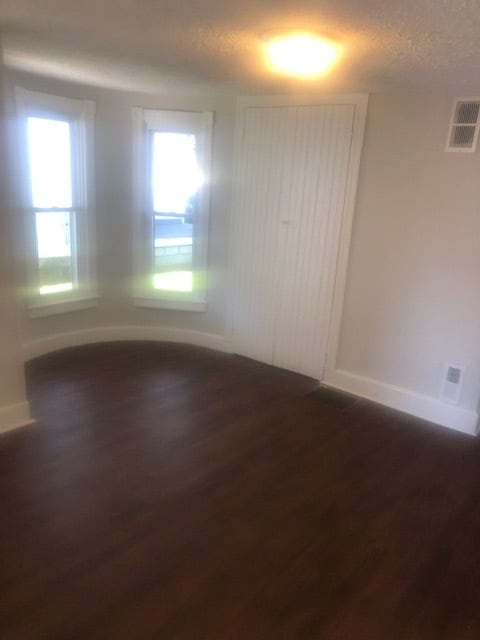 Dining - 157 W Main St