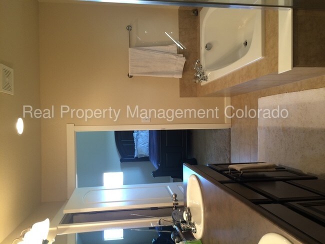 Foto del edificio - 18164 French Creek Ave