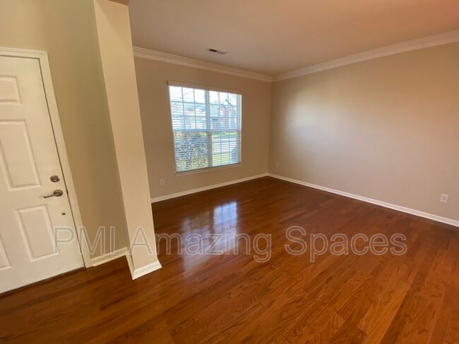 Building Photo - 7001 Mountain Top Ct