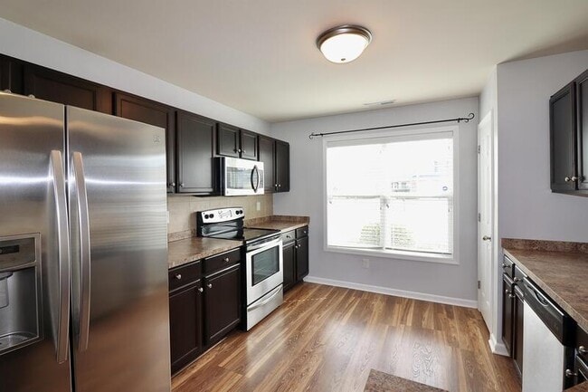 Foto del edificio - 198 Collinwood Dr