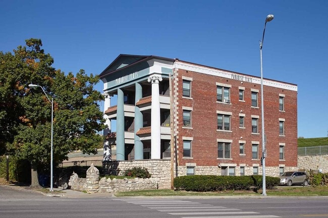 Building Photo - Paradise Flats