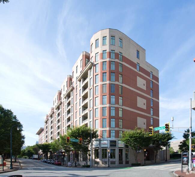 Building Photo - Centennial Park West
