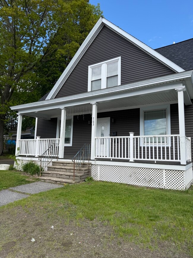Building Photo - 163 East Ave