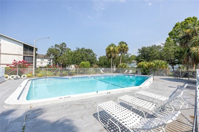 Foto del edificio - 6519 W Newberry Rd
