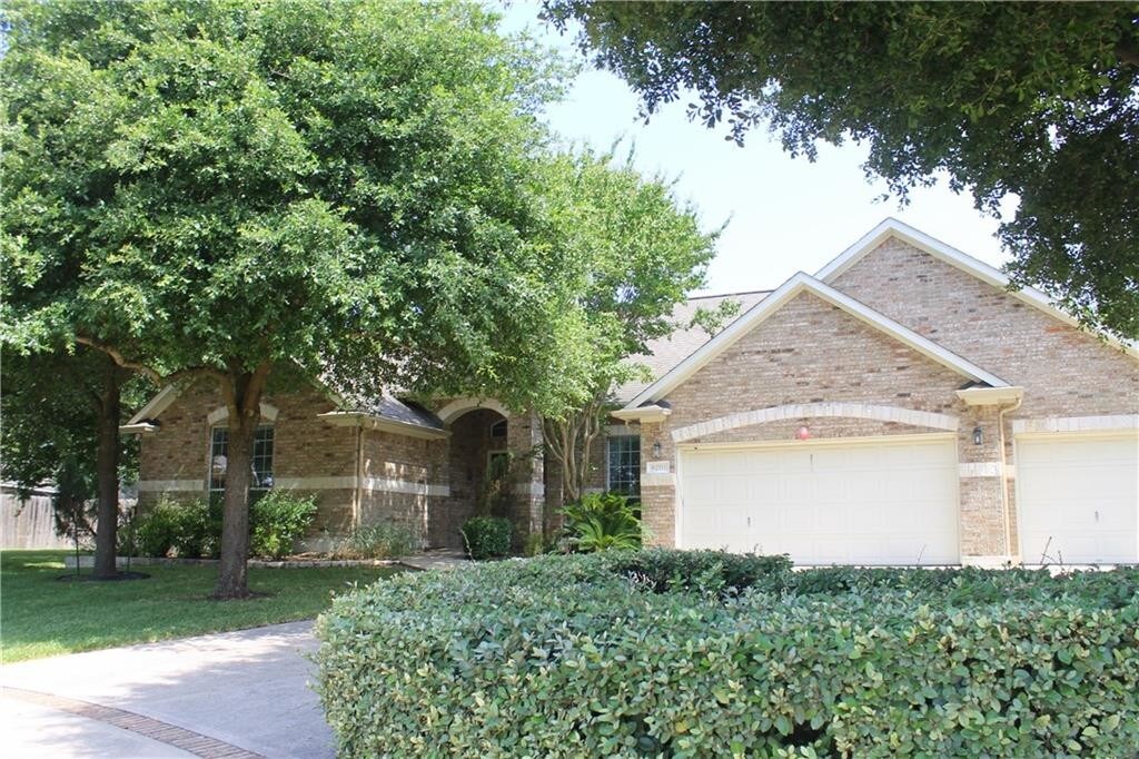 Primary Photo - 2511 Echo Wood Pl