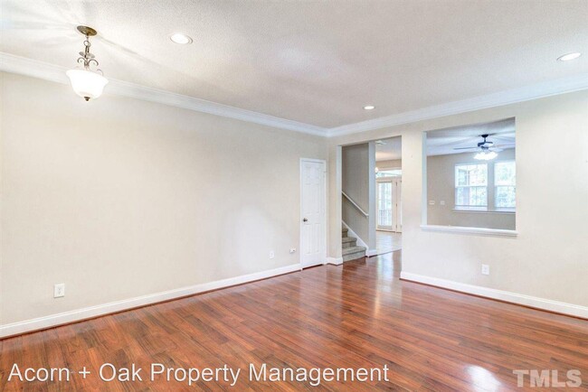 Building Photo - 3 br, 2.5 bath House - 2002 Remington Oaks...