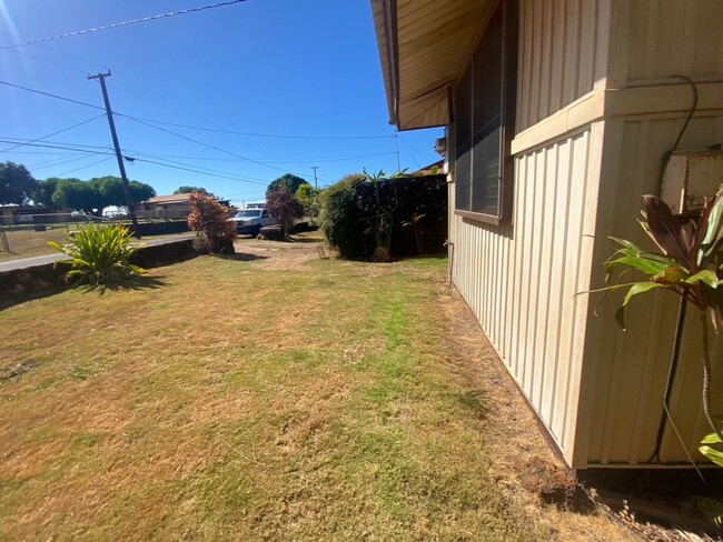 Building Photo - Hanapepe 3 bed 1.5 bath