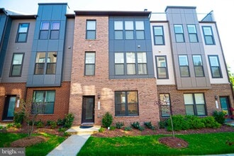 Building Photo - 2453 Liberty Lp