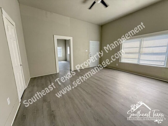 Building Photo - 1709 Mcfaddin Ave