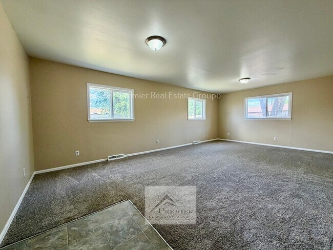 Foto del edificio - 1132 Norwood Ave