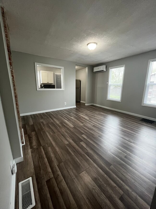 Building Photo - 149 E Woodrow Ave