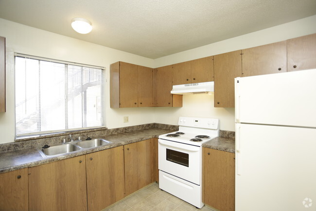 2BR, 1BA - 942 SF - Ashton Place Apartments