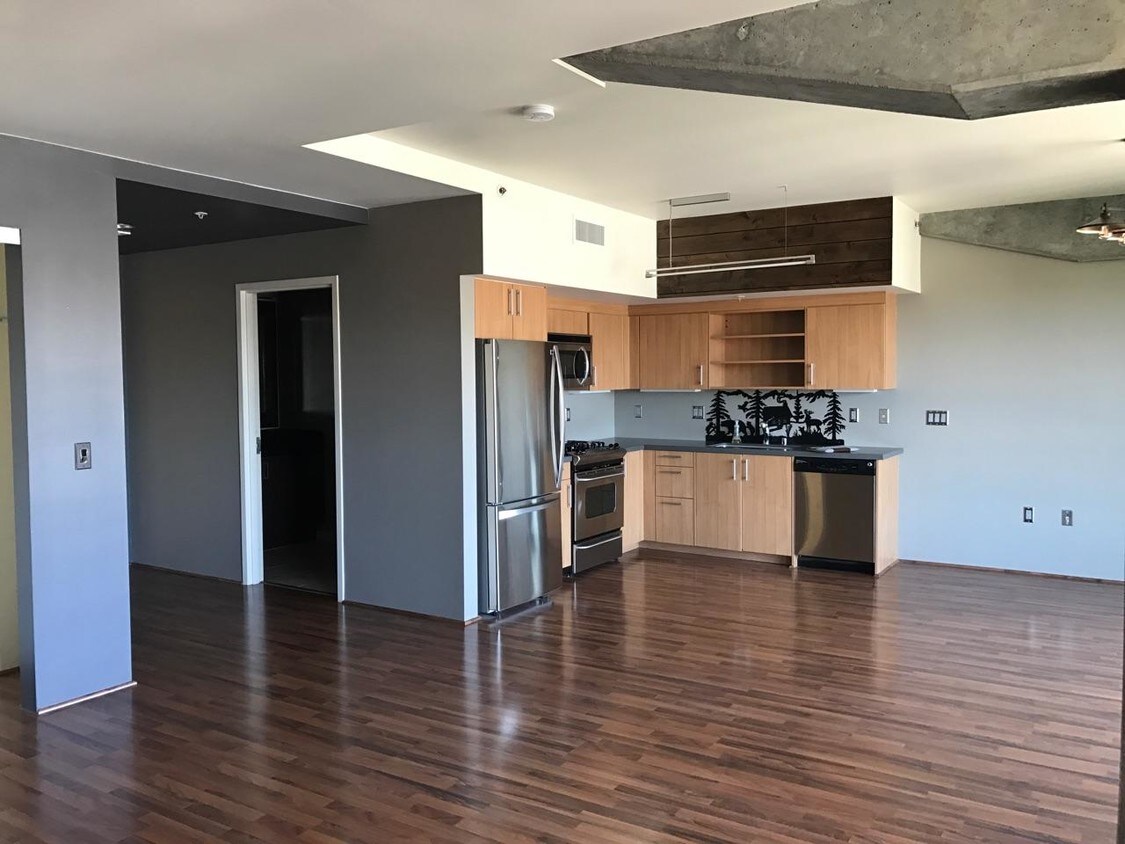 Foto principal - 1818 L St