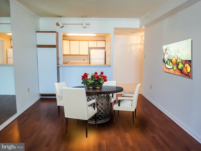 Building Photo - 28 Allegheny Ave