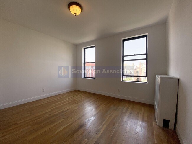 Foto del edificio - 3620 Broadway