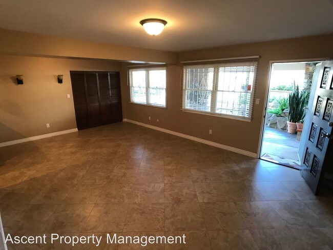Foto del edificio - 2454 Brant St