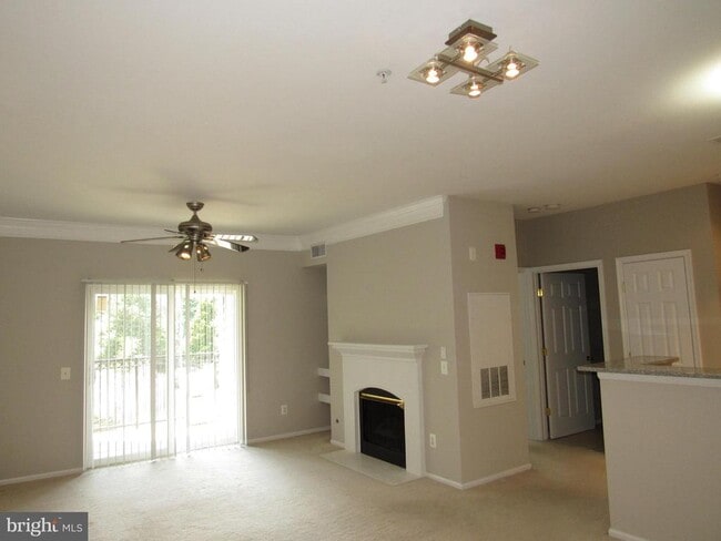 Foto del edificio - 1570 Spring Gate Dr.