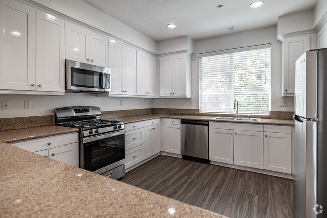 3BR, 3.5BA - 1656SF - Kitchen - Magnolia Court Townhomes