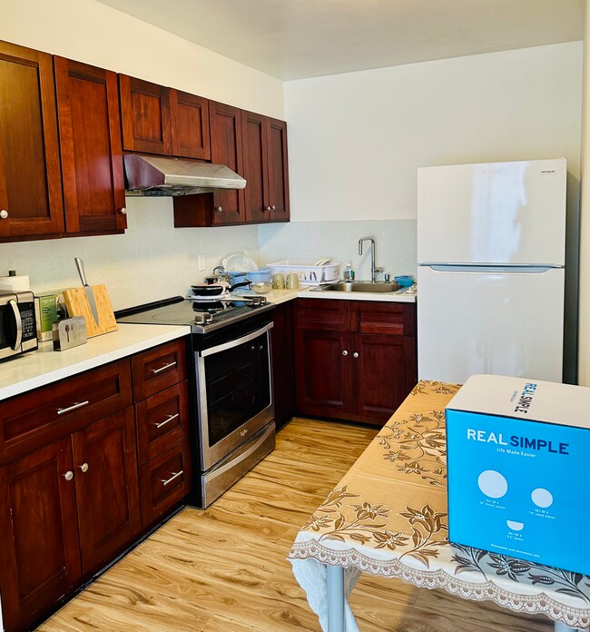 kitchen - 2058 19th Ave