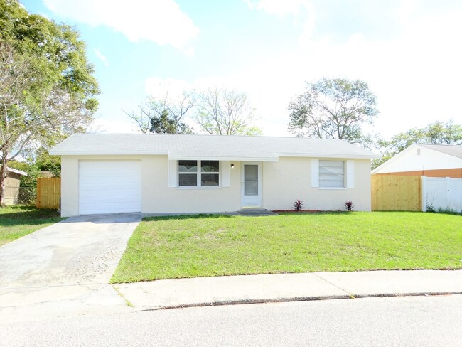 Foto del edificio - Refreshed 2/1/1 in Port Richey