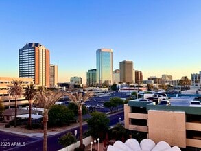 Building Photo - 207 W CLARENDON Ave