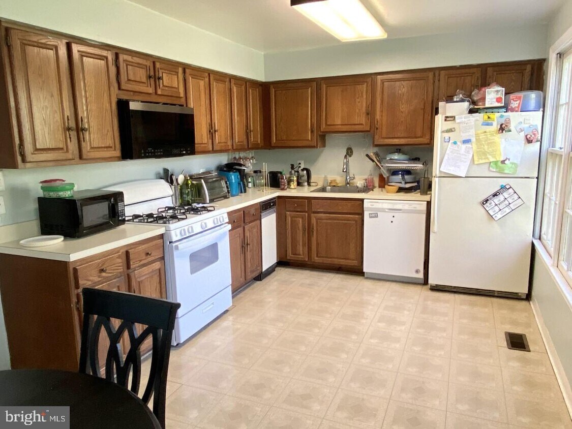 4831 Carriagepark Rd, Fairfax, VA 22032 Townhome Rentals in Fairfax