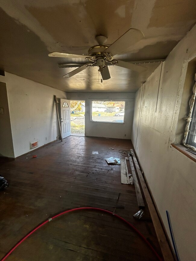 Building Photo - 252 Dundee Cir