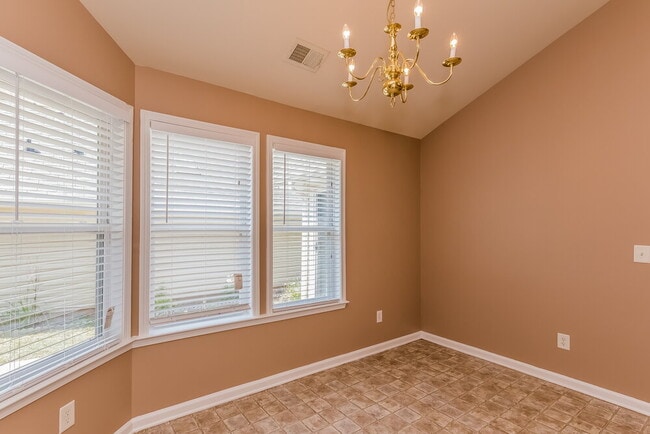 Building Photo - 164 Highland Falls Dr