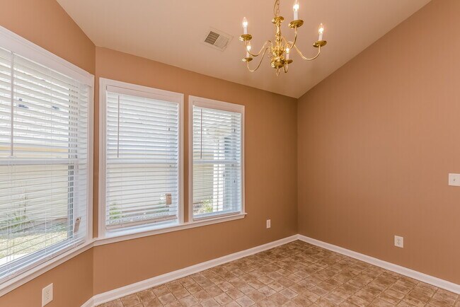 Foto del edificio - 164 Highland Falls Dr