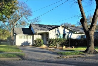 Building Photo - 1310 Coit St