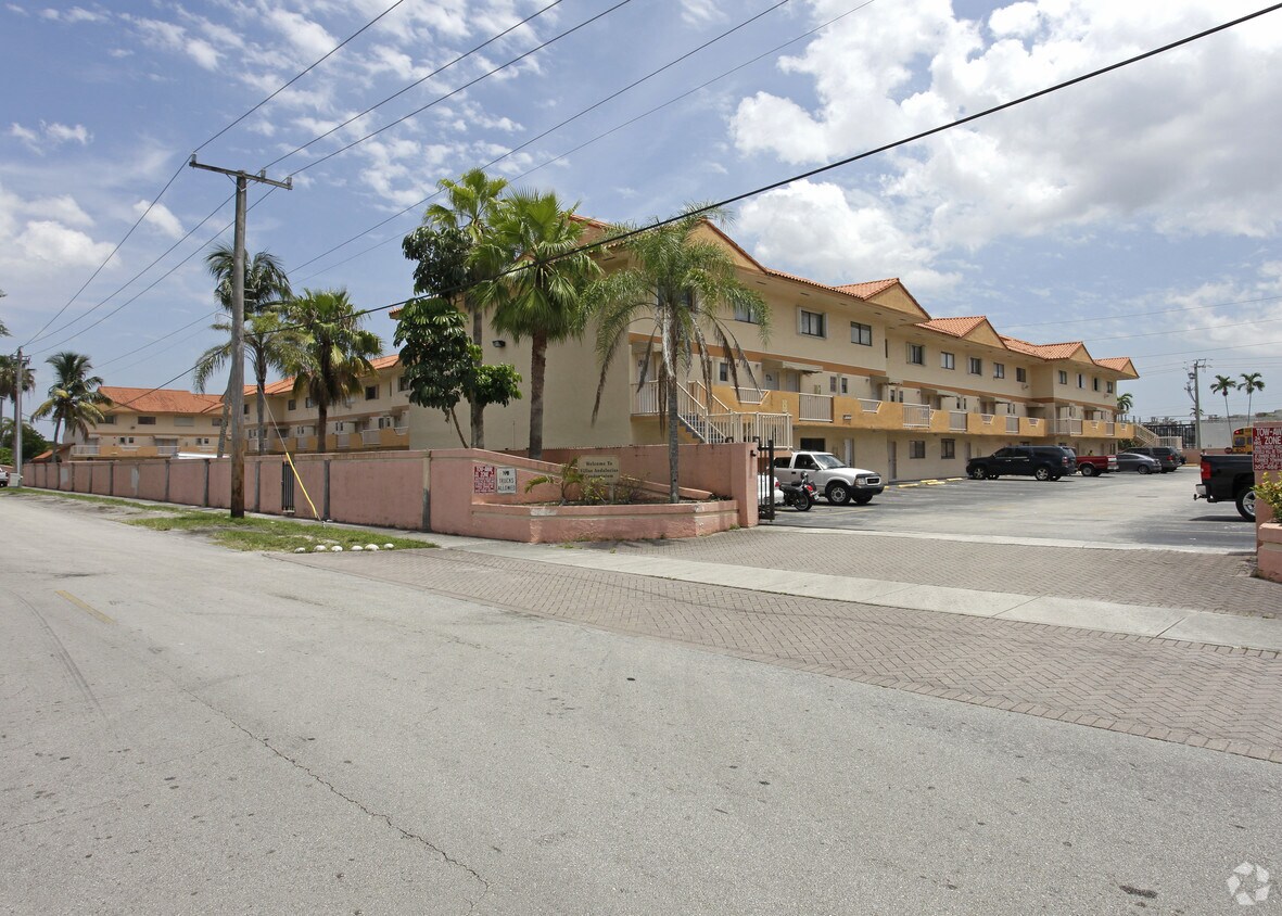 Villa Andalucia Apartments Hialeah, FL