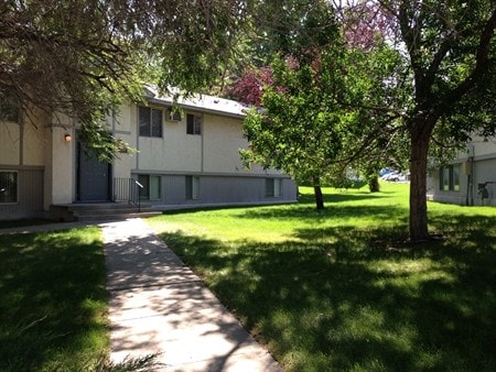 Building Photo - Twin Cedars