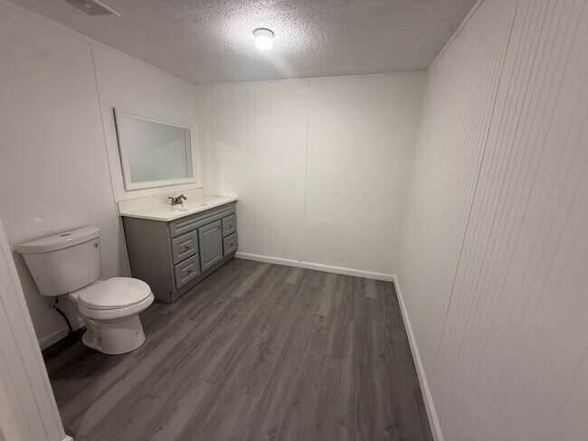 Foto del edificio - 4 Bedrooms, 3 Bathrooms with potential 5th Bedroom- Mobile home in Armuchee!