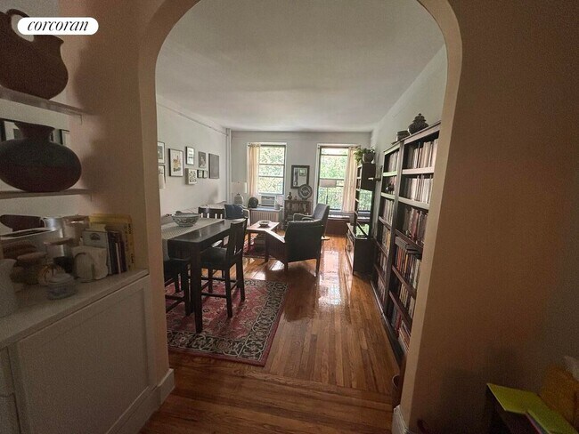 Building Photo - 26 W 97th St
