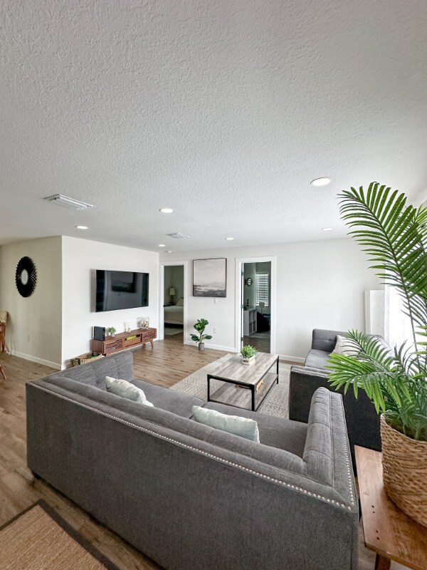 Foto del edificio - 1109 Harbor Blvd