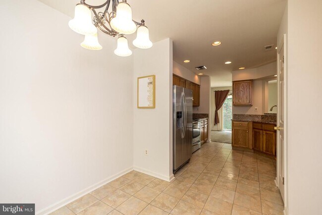Building Photo - 82 Carousel Cir