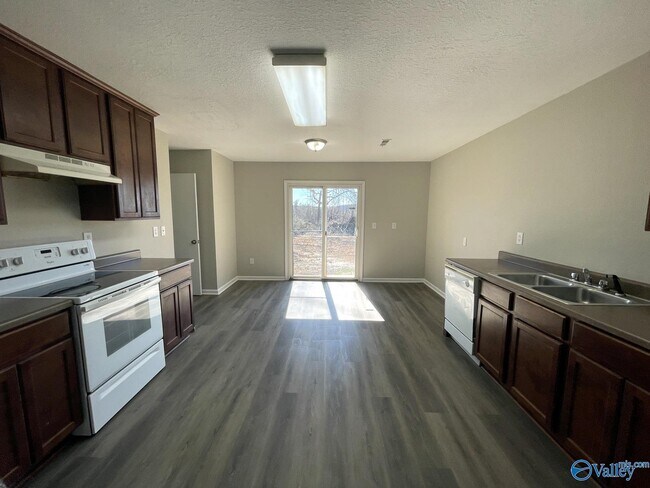Building Photo - 228 Whitestone Dr NE