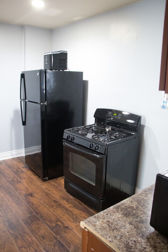Foto del edificio - 6349 S Langley Ave