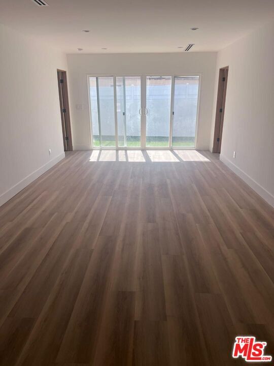 Foto del edificio - 7669 Beeman Ave