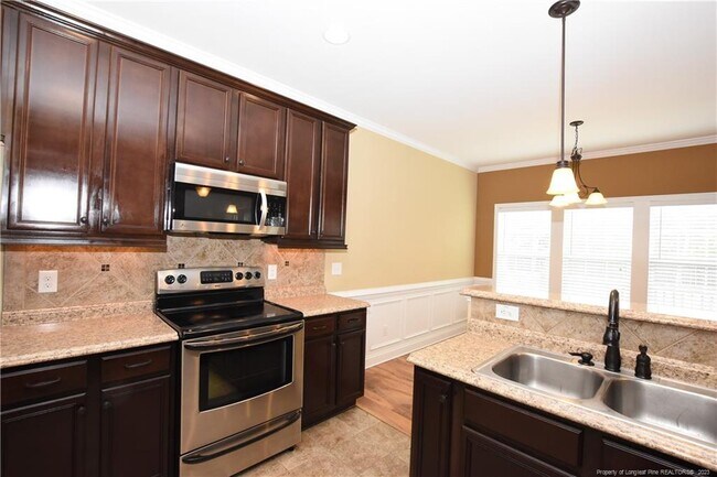 Building Photo - 136 Silverthorne Dr