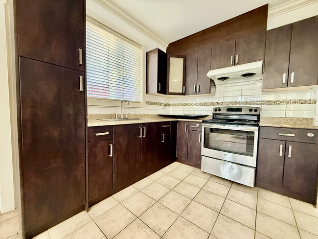 Building Photo - 13275-13290 90 Ave