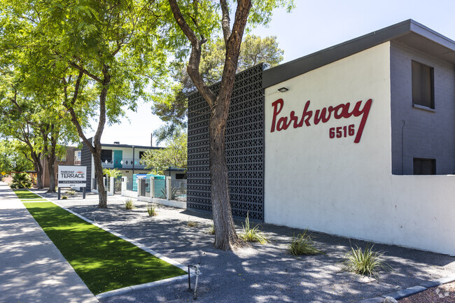 Parkway Terrace Apartments - Parkway