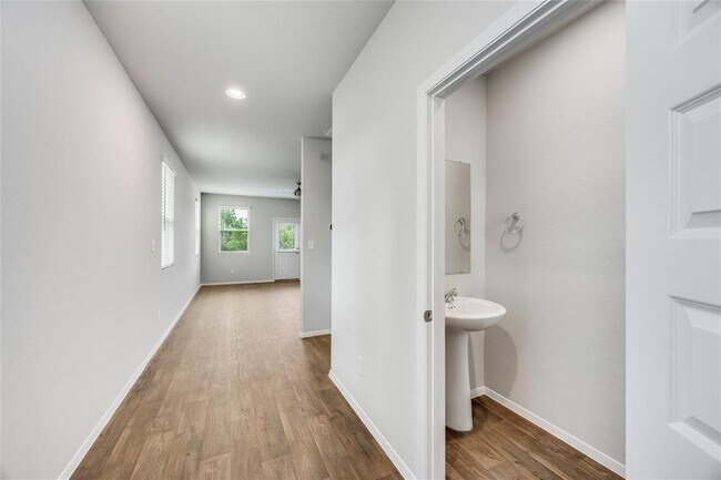 Building Photo - 2617 Paragon Fox Dr